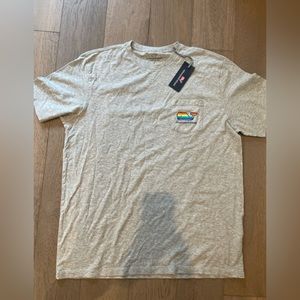 SS Vineyard Vines Pride shirt NWT